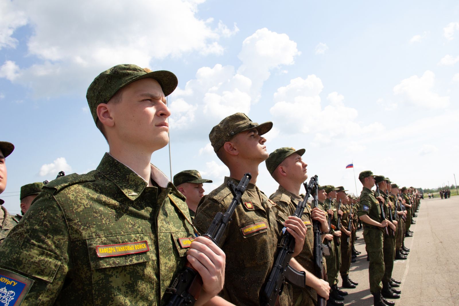 Служу России!»: слушатели Военного учебного центра при ЮУрГУ приняли  присягу - Южно-Уральский государственный университет