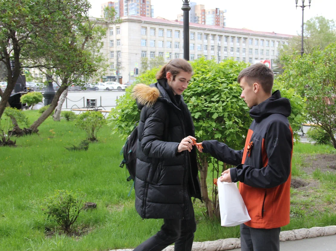 В ЮУрГУ прошла акция «Георгиевская лента» - Южно-Уральский государственный  университет